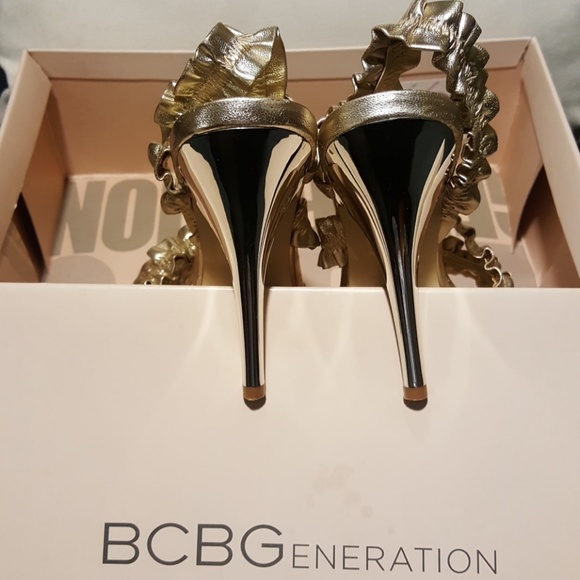 BCBG heels - Picture 4 of 5